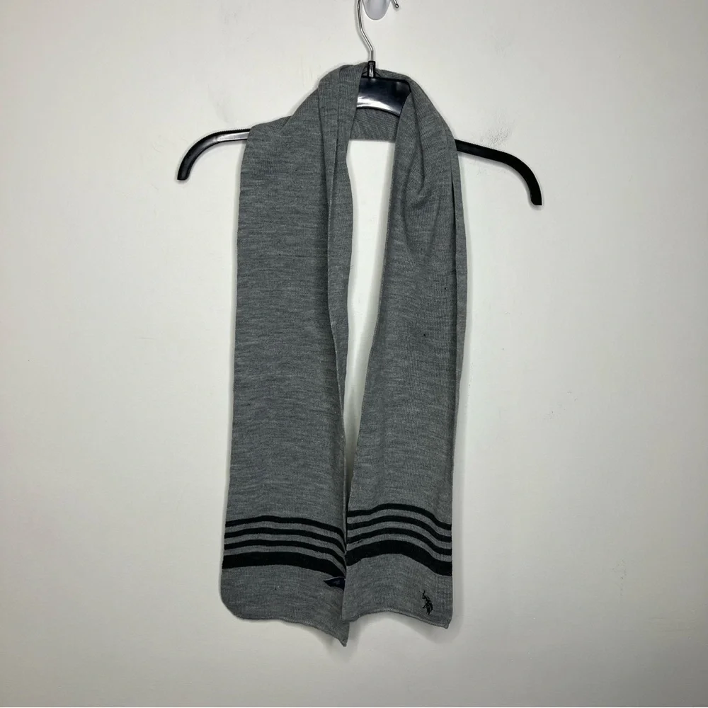 U.S. Polo Assn. gray knit scarf‎ one size